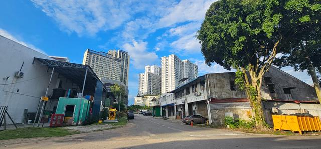 Bukit Mewah Terrace Factory Near Tampoi indah 1