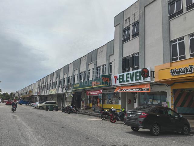 Facing Road First Floor Shoplot Kompleks Perniagaan Langgar For Rent 1