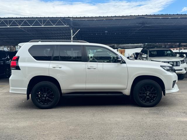 2023 Toyota LANDCRUISER 2.8 PRADO TX-L Mat black - 4