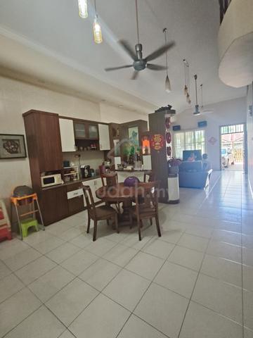 Taman Molek 1