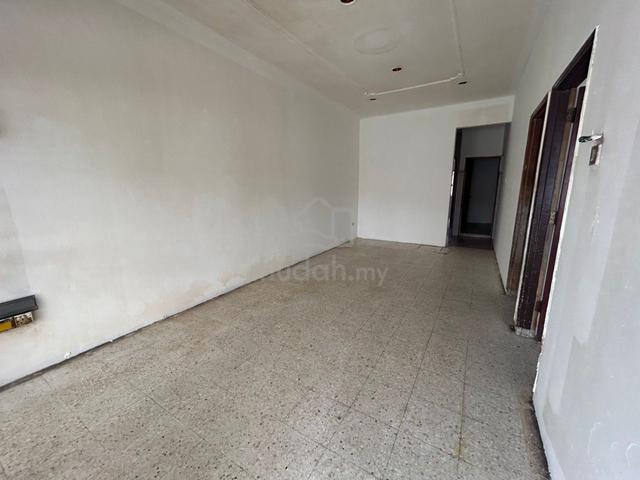 Taman Johor Jaya Jalan Keembong Single Storey Full loan Molek austin 1