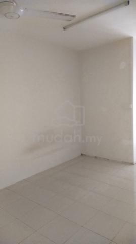 Bawah Harga Pasaran, Bandar Baru Setia Awan Perdana 4