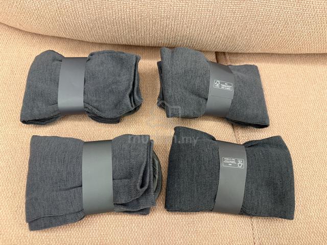 Qatar airways- socks,sleep mask,earplug - photo 3 of 4