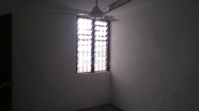 Rejang cluster , 3sty , 3r1b , 800sf , p/furnished , setapak jaya 3