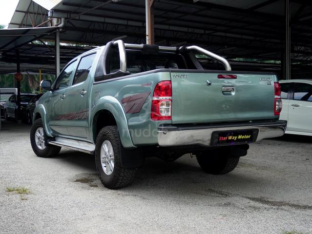 2013 Toyota HILUX 2.5 G VNT FACELIFT (A) - 4