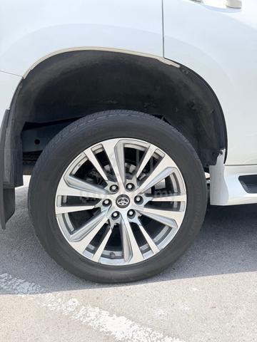 2019 Toyota PRADO TX-L 2.8 (A) Diesel - 4
