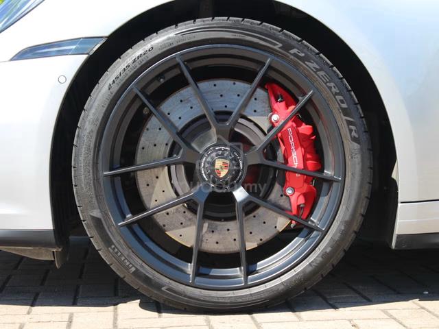 2025 Porsche 911 Carrera GTS (992 II) BRED INT - 4