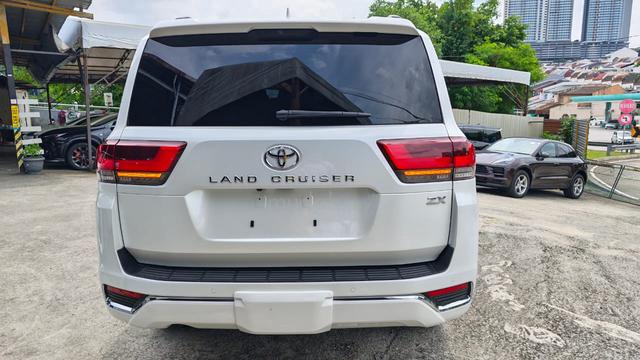 2024 Toyota LANDCRUISER 3.5 ZX (A)BLACK COLOR LTR - 5