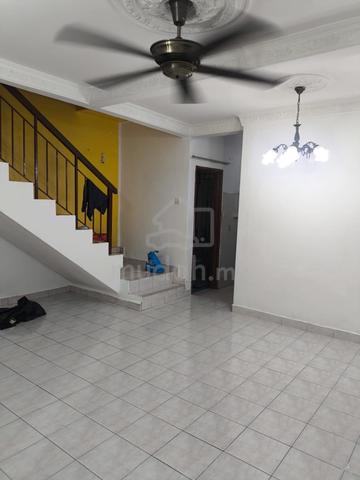 Rumah untuk disewa β TAMAN JATI, RAWANG 1