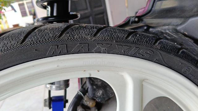 tyre - photo 5 of 6