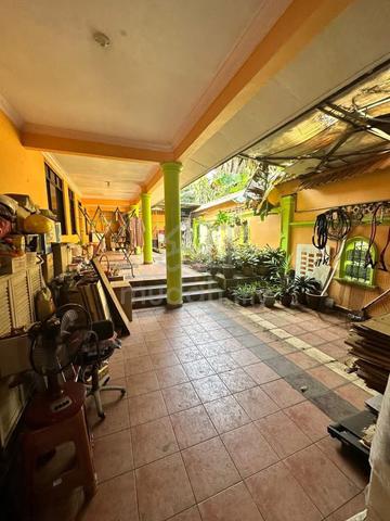 Pelangi JB town double storey 1
