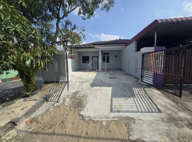 Kulai Bandar Putra Jalan Merak E.Lot Single Storey Terrace House 1