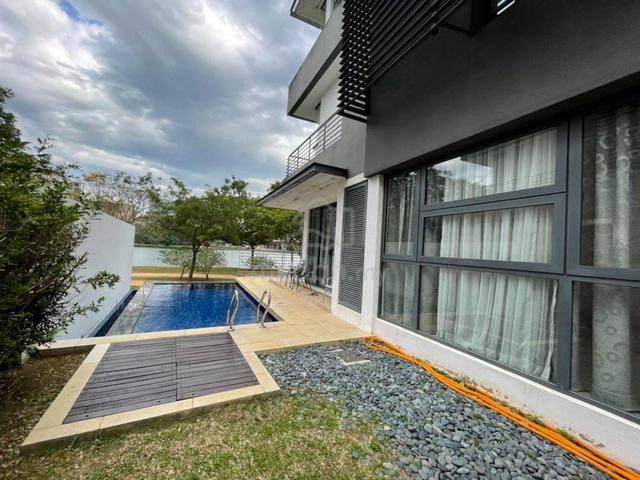 (DIRECT FACING LAKE VIEW, WITH POOL!) Sera Twinvilla Semi D, Presint 8 1