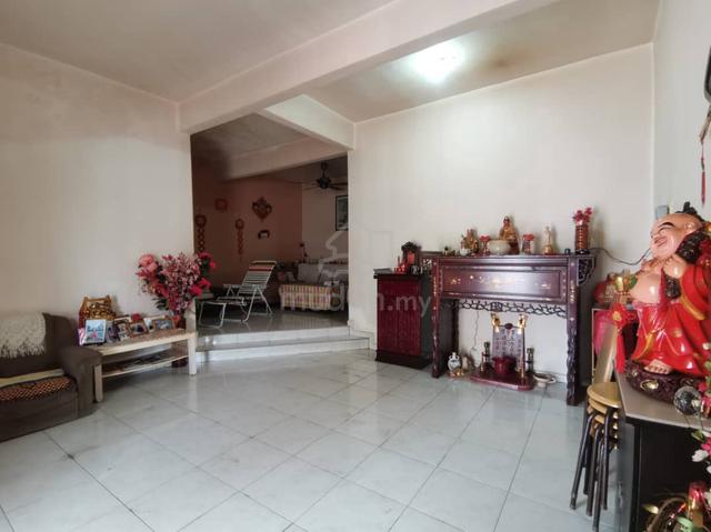 Vintage Double Storey Terrace Tmn Kasturi Semabok Ujong Pasir 1