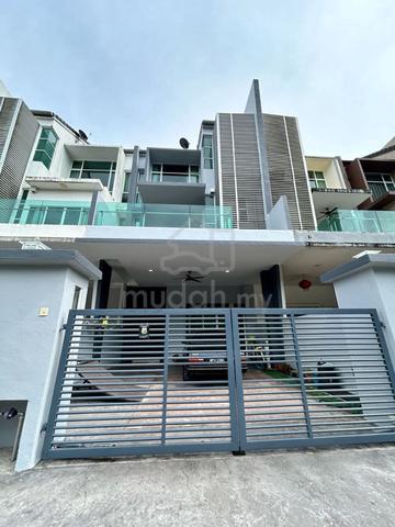 3-Storey Terrace for Sale at Taman Dolomite Templer, Rawang Selangor 1