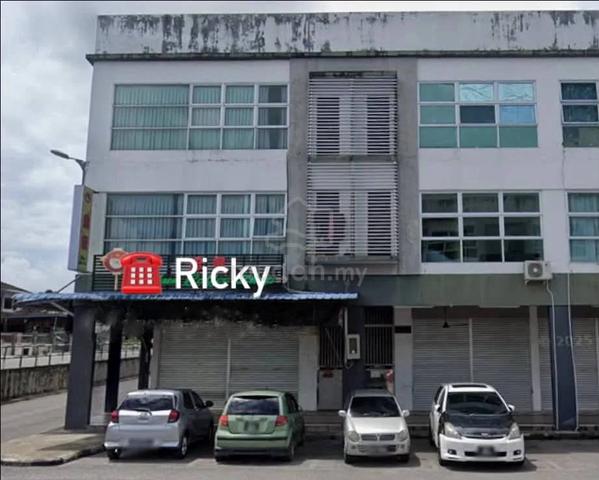 Small Room for Rent, Shoplot 1