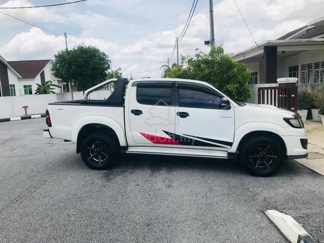 2015 Toyota HILUX 2.5 G TRD SPORTIVO (A) - 4