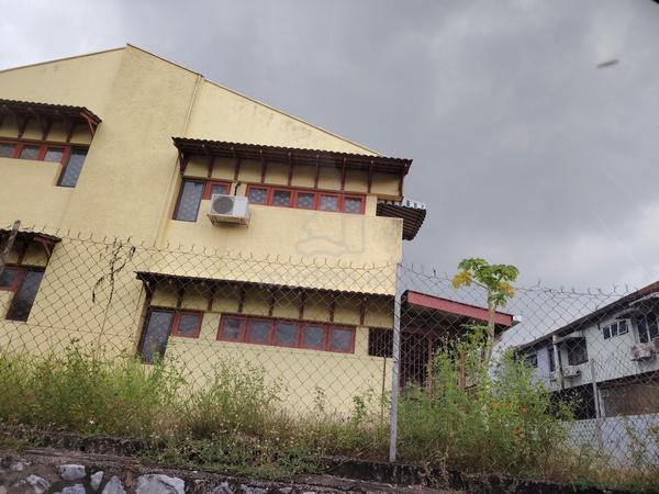 Ss2, 2sty Commercial Corner Shop House For Let 1