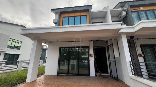 NEWLY WELL MAINTAINED- Double-Storey Terrace @ Saujana Perdana 1