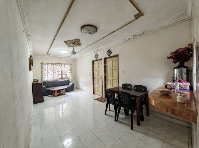 Dahlia Apartments (Bandar Country Homes) 1