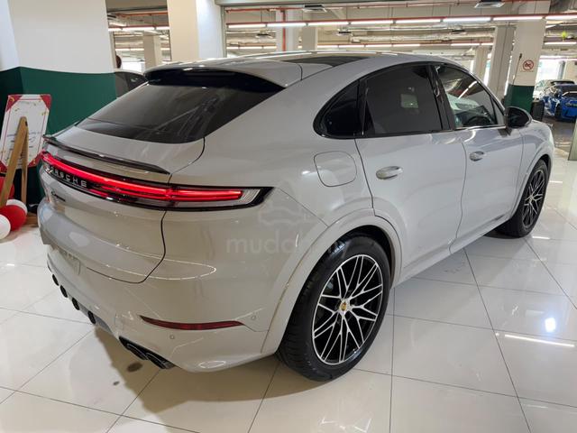 2024 Porsche CAYENNE COUPE 3.0 LARTE DESIGN BDYKIT - 2
