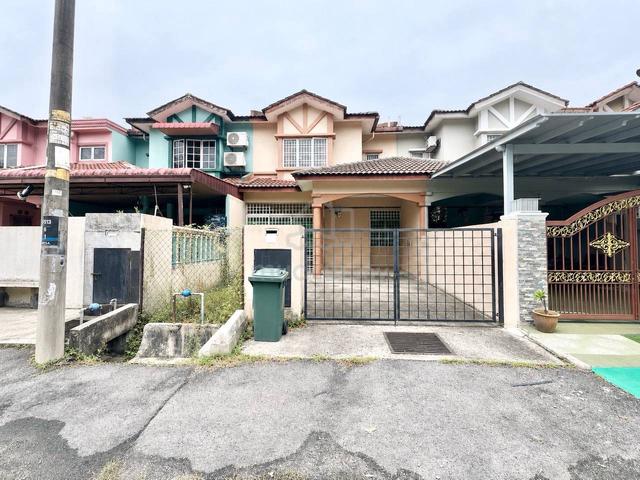 Facing Open Double Storey Terrace Seksyen 8 Bandar Baru Bangi 1
