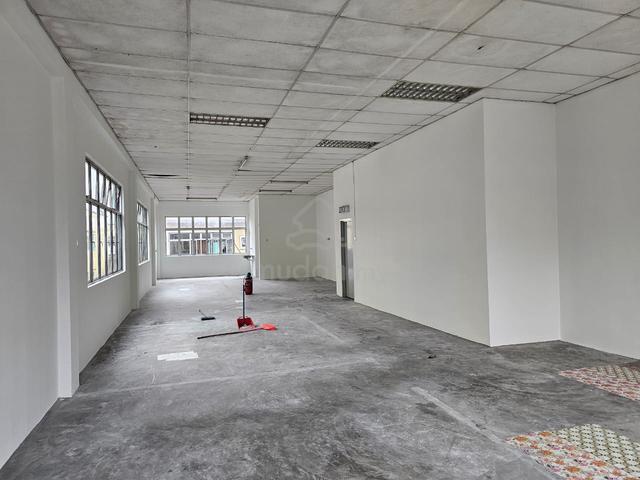 Taman pulai utama behind U mall shoplot first floor endlot 3
