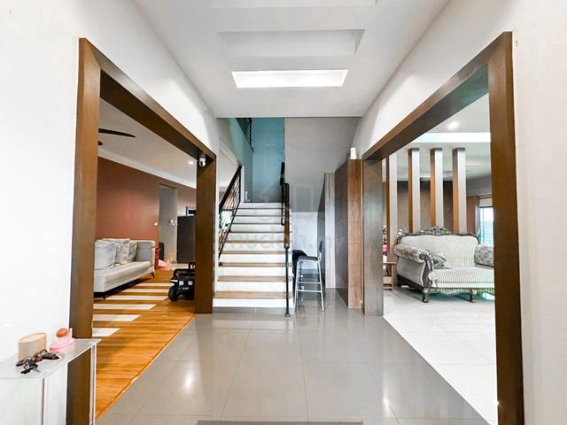 Spacious Double Storey Bangi Bungalow with Private Swimming Pool & Big 3