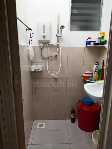 ROOM FOR RENT - with wifi- Relau 2