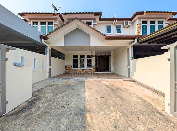 [GATED AREA] UNIT REFURBISH CANTIK TERJAGA! @ Taman Pelangi Semenyih 1