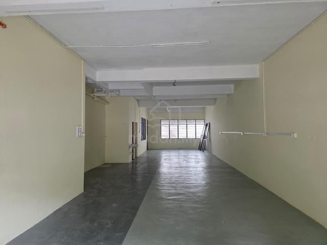 Whole unit of Shoplot Taman Sultan For Rent 1