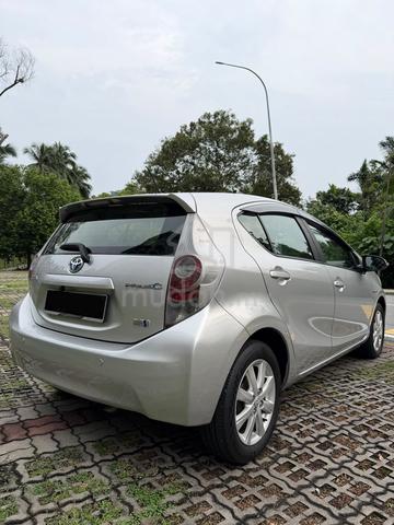 2012 Toyota PRIUS C 1.5 (HYBRID) NHP10R (A) - 3