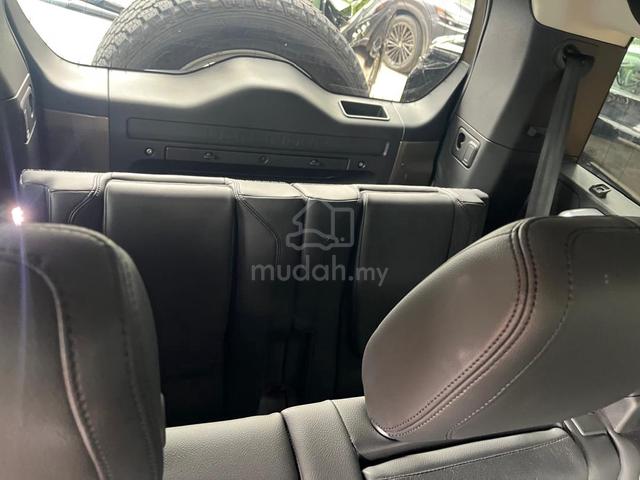 2021 Land Rover DEFENDER 2.0 110 P300 SE (7 SEATER - 4