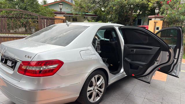 2011 Mercedes Benz E250 CGI BlueEFCY - 2