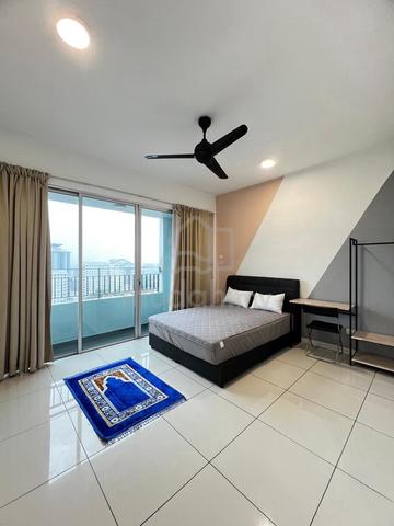 Spacious Balcony Room at Amara Larkin (Season) JB available NOW! 1