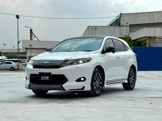 2017 Toyota HARRIER 2.0 PREMIUM Power boot - 1