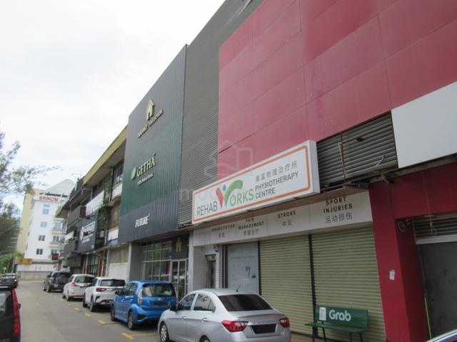 Karamunsing Warehouse, Off Jalan Tunku Abdul Rahman 1