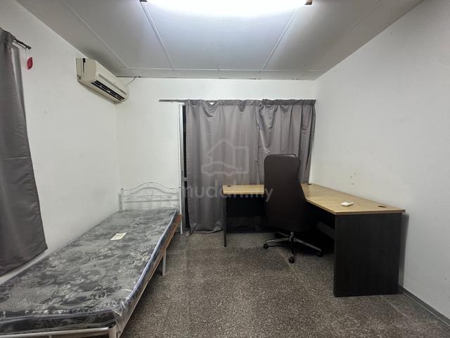 Room @ Landed house (Free AC, TNB & Water) - Jalan Ipoh 1