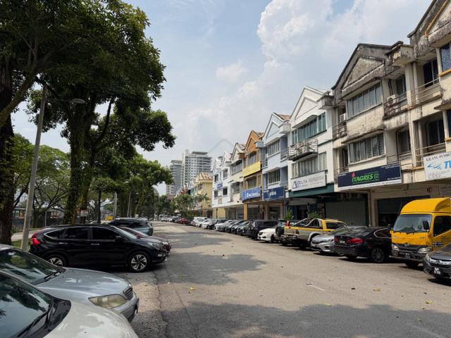 Usj 1subang,2.5 sty link factory f/road,tmn subang permai limited unit 1