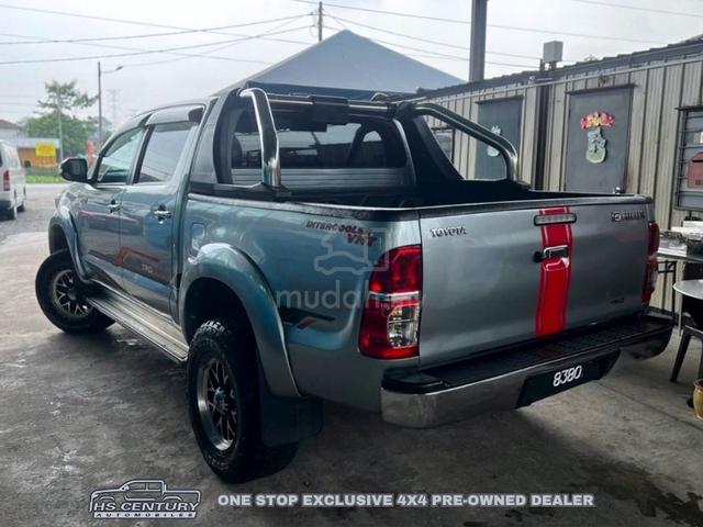 Toyota HILUX 2.5 A) - 4