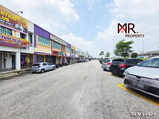 FACING ROAD Double Storey Shop Lot Pusat Komersial Saujana FOR RENT 1