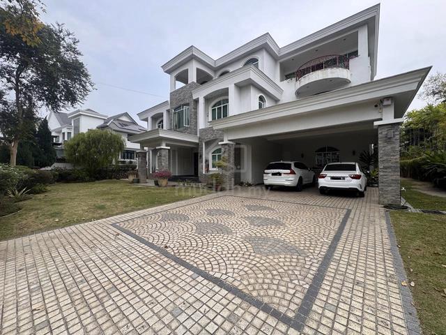 3 STOREY BUNGALOW WITH PRIVATE LIFT , SUBANG HILL SS19, Subang Jaya 1