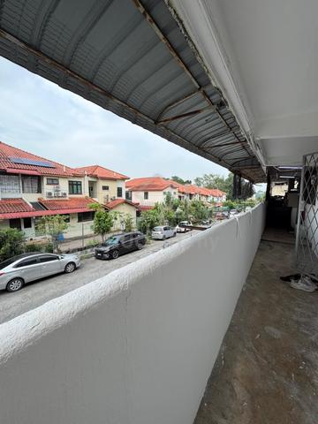 Flat Taman Ungku Tun Aminah 1