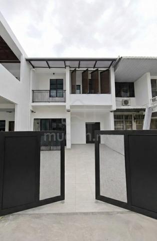 Newly Renovated ! Double Storey Terrace | Taman Riang 1