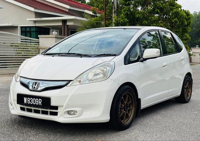 2014 Honda JAZZ 1.3 HYBRID FACELIFT (A) - 2