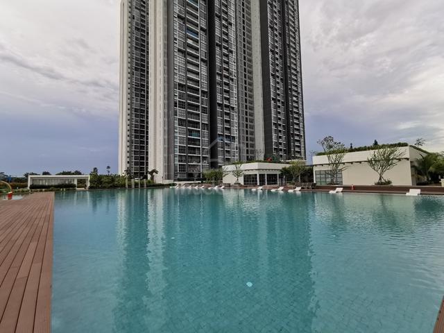 LakeFront Residence 1