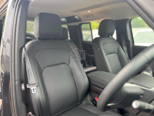 2023 Defender 2.0 110S P300 / FULL LTHR / MERIDIAN - 4