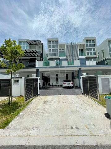 25x80 Nusa Sentral 3 Storey Super Link 6 Bedroom 1