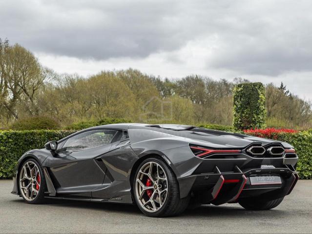 2024 Lamborghini REVUELTO 6.5 Full Carbon UK Spec - 5