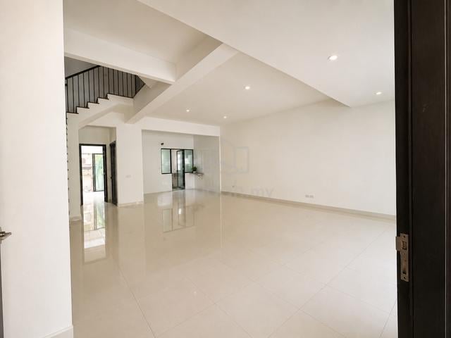Duta Villa Setia Alam Shah Alam Freehold 3 Storey Terrace Landed House 1